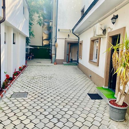 Ostello Cazan House Bucarest Esterno foto