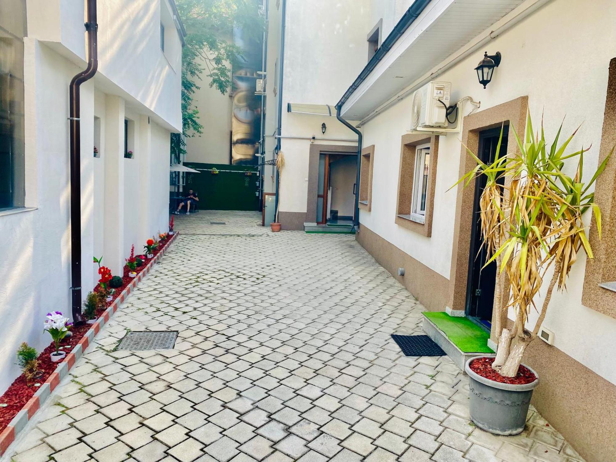 Ostello Cazan House Bucarest Esterno foto